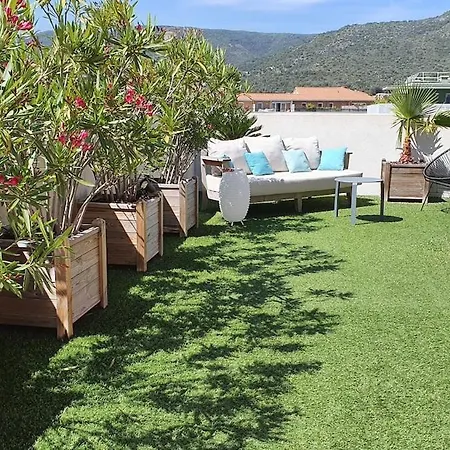 Rooftop Du Lavandou - Terrace And Pool Apartamento *