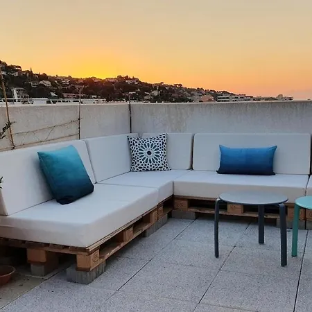 Rooftop Du Lavandou - Terrace And Pool Apartamento *