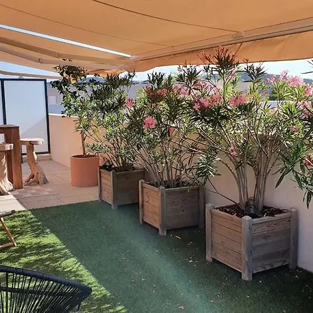 Rooftop Du Lavandou - Terrace And Pool Apartamento