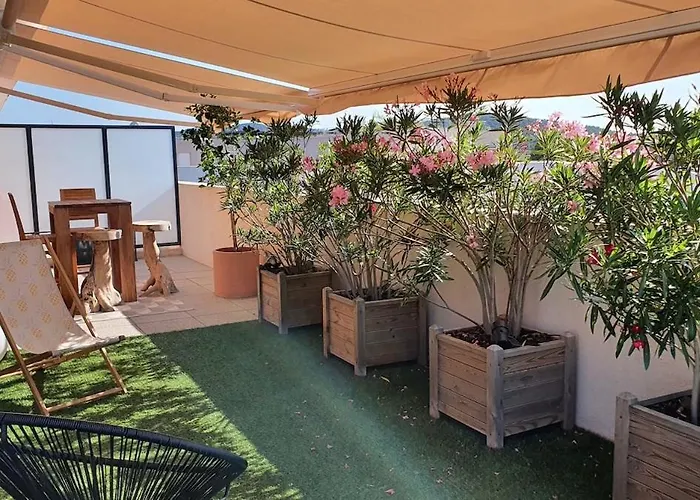 Rooftop Du Lavandou - Terrace And Pool Apartman